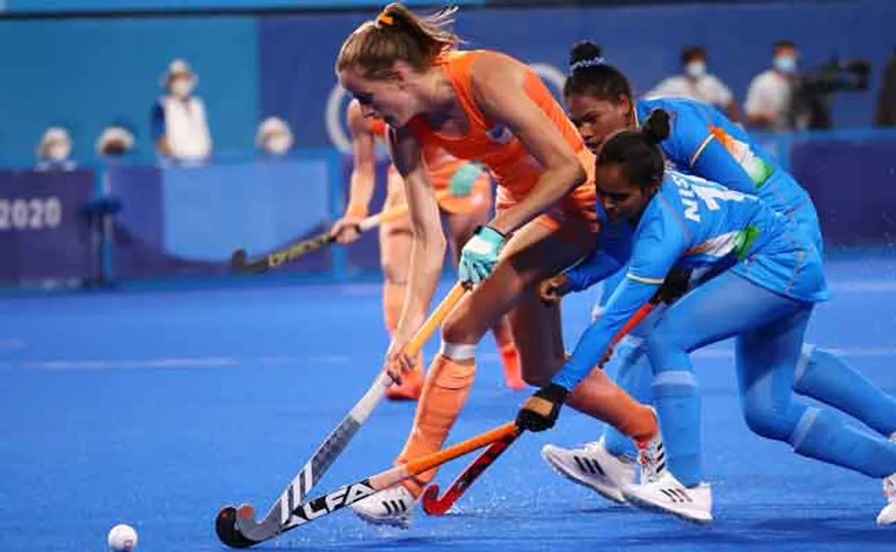 ଅଲିମ୍ପିକ୍ସ ଆରମ୍ଭରୁ ଝୁଣ୍ଟିଲା ଭାରତ: ମହିଳା ହକି ଟିମ୍‌ ୫-୧ରେ ହାରିଲା