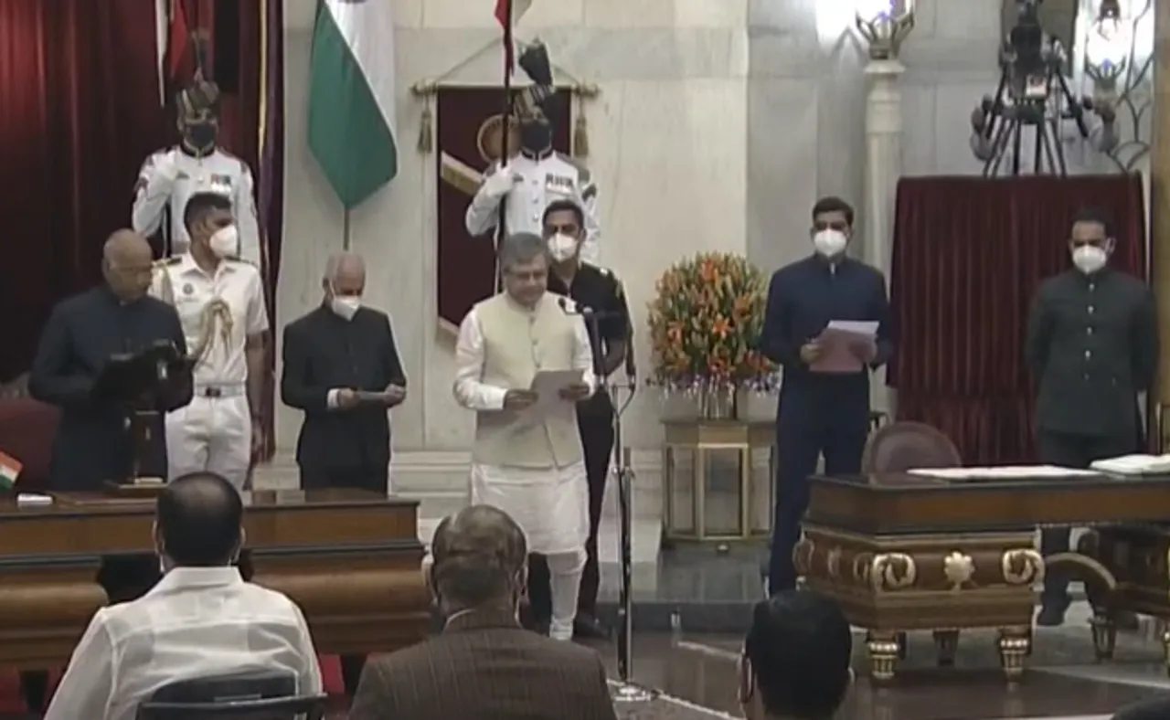 ରାଷ୍ଟ୍ରପତି ଭବନରେ ଶପଥ ନେଲେ ୪୩ ମନ୍ତ୍ରୀ