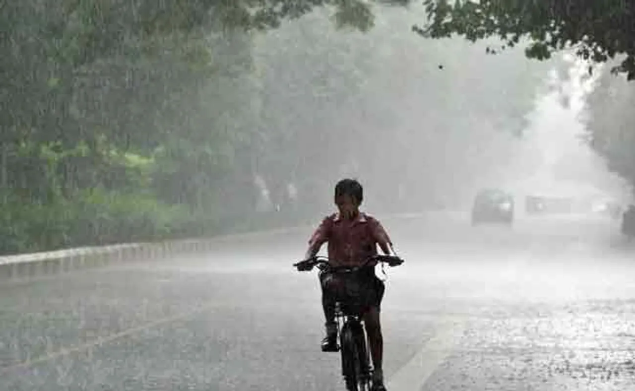 ୫ ଦିନ ଲାଗି ରହିବ ବର୍ଷା