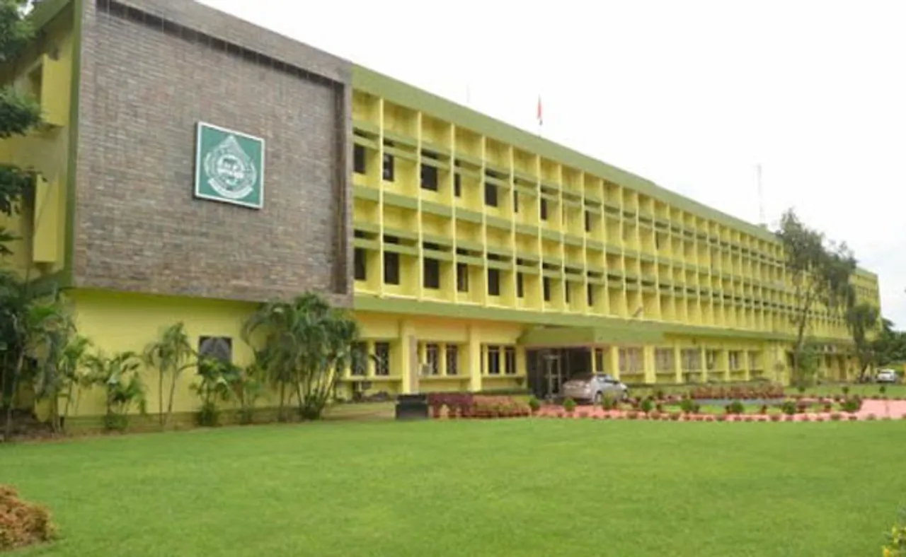 ଓଡ଼ିଆ ଭାଷା ଓ ସାହିତ୍ୟ ଶିକ୍ଷା ପ୍ରତି ନିଷ୍ଠା କେତେ?