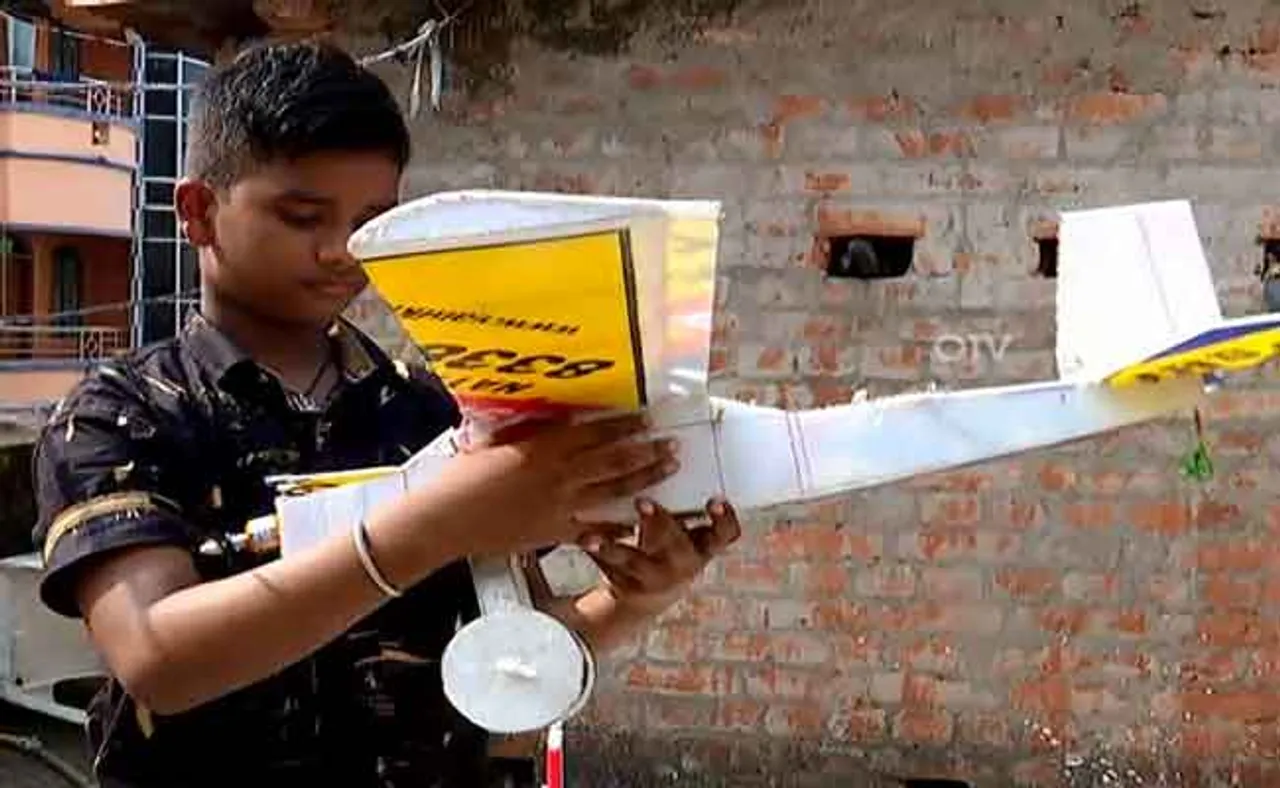 କଟକର ଏରୋପ୍ଲେନ୍‌ ବୟ ଆଦିତ୍ୟ, ଘରେ କରିଛନ୍ତି ଏୟାର୍‌ବେଶ