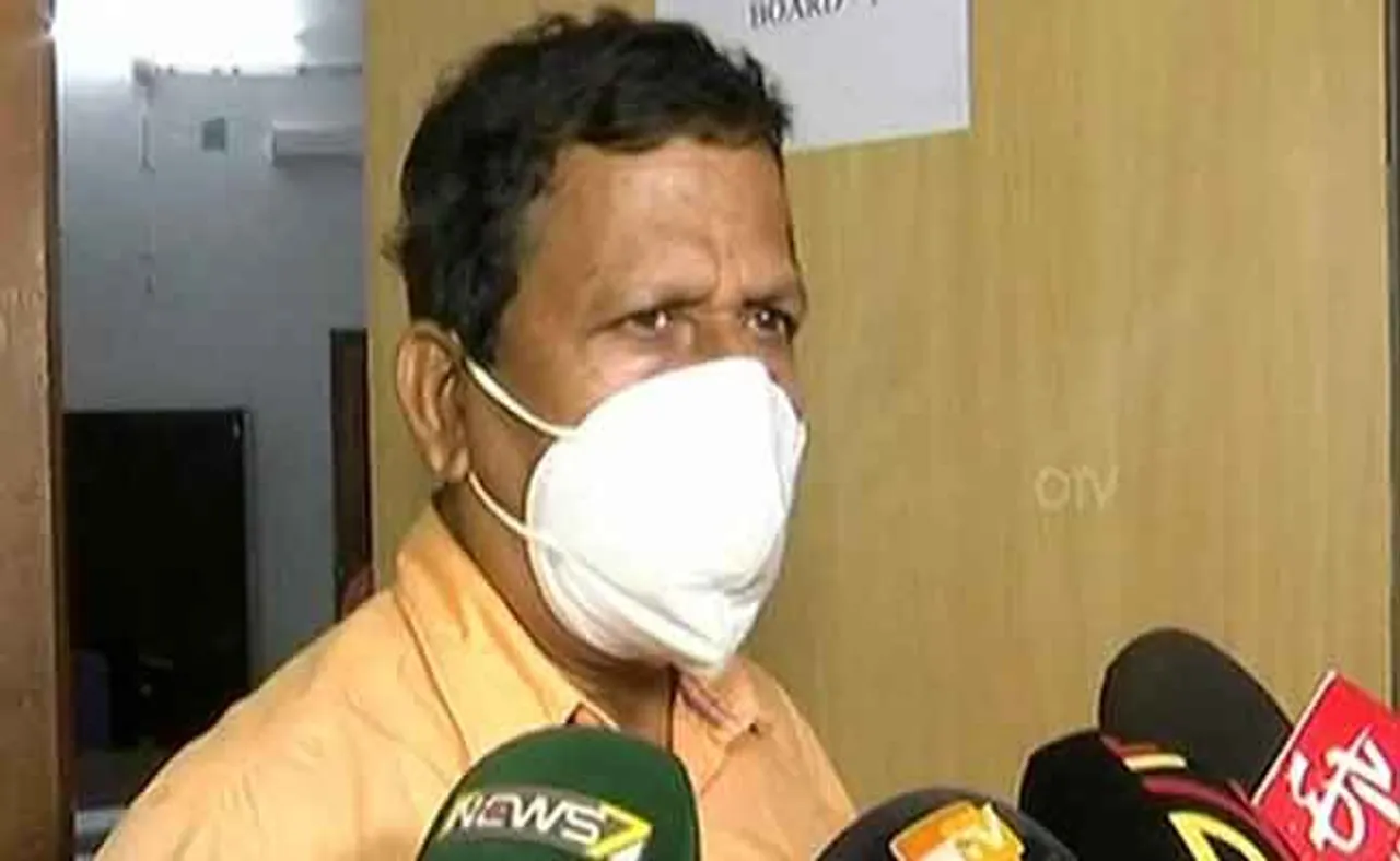 ବିଡ଼ା ବିଡ଼ା ମାଲ ଦିଅ, ଚାକିରି ନିଅ ! ସିନ୍ଧୁକ କଥା ବୁଝୁଥିଲେ ସ୍ତ୍ରୀ, ଶଢ଼ୁ