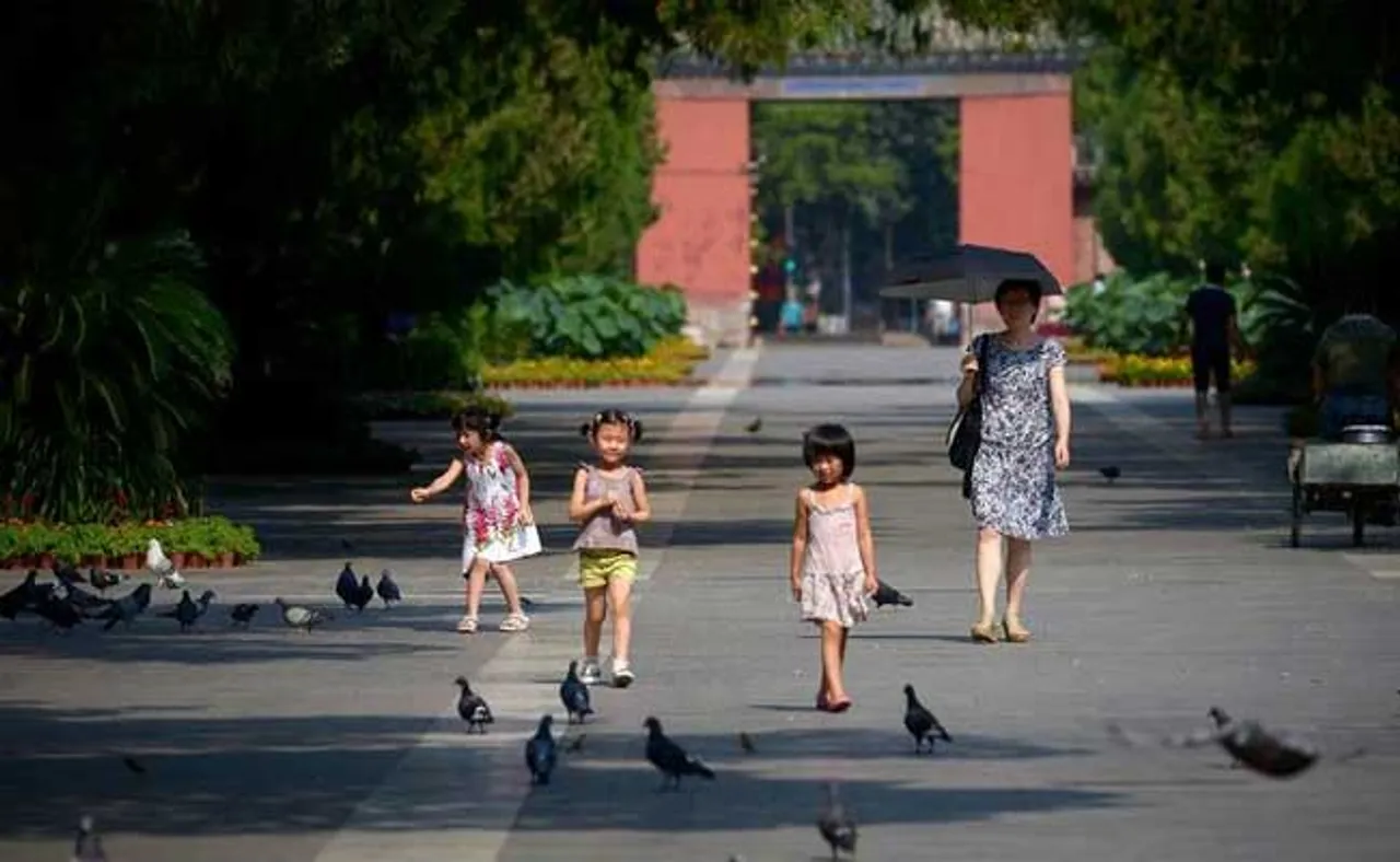 ଏଣିକି ୩ ସନ୍ତାନର ଜନକ ହୋଇପାରିବେ ବାପା ମା’, ସରକାର ଦେଲେ ଅନୁମତି