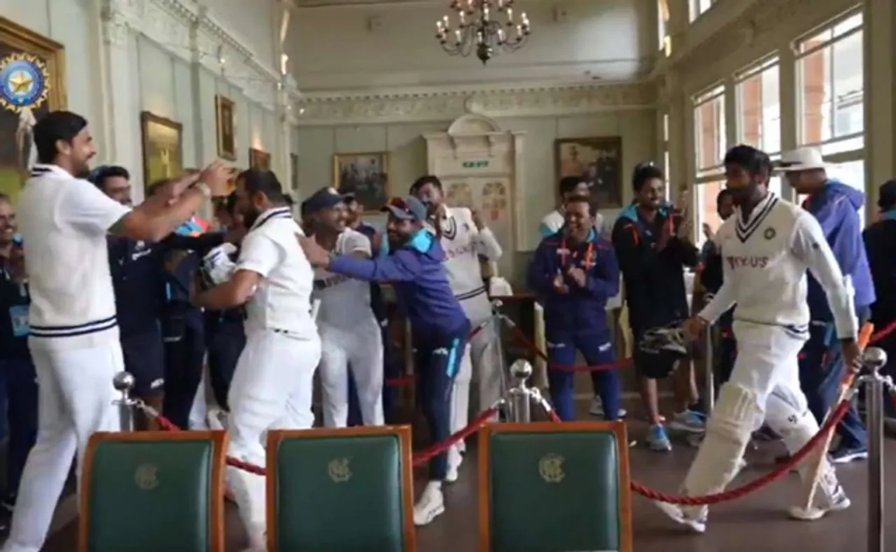 ଡ୍ରେସିଂ ରୁମରେ ଶାମି ଓ ବୁମ୍ରାଙ୍କୁ ହିରୋ ଭଳି ସ୍ୱାଗତ, ଦେଖନ୍ତୁ ଭିଡିଓ