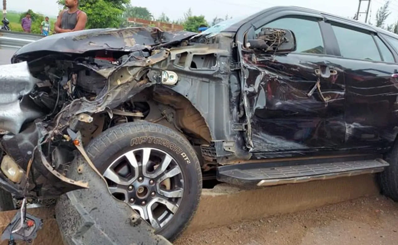 ବିଧାୟକଙ୍କ କାର୍‌କୁ ଧକ୍କା ଦେଲା ଟ୍ରକ୍‌