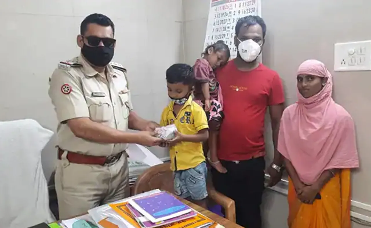 ଅଟୋ ଡ୍ରାଇଭର ପାଇଁ ଫାଇନ୍‌ ରାଶି ଦେଲେ ପୁଲିସ ବାବୁ