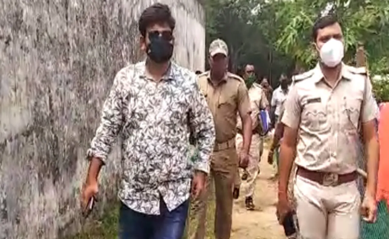 ବିଦ୍ୟାଭାରତୀଙ୍କ ଘରେ ପୁଲିସ୍‌