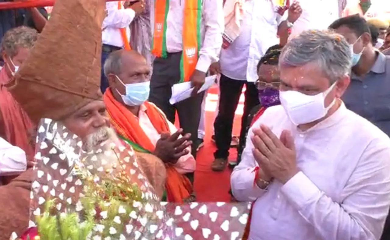 ରାକ୍ଷୀ ବାନ୍ଧି ପ୍ରତିଶ୍ରୁତି ଦେଲେ ରେଳମନ୍ତ୍ରୀ