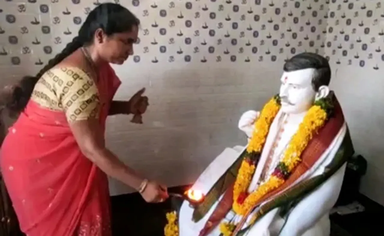 ସ୍ୱାମୀଙ୍କ ପାଇଁ ମନ୍ଦିର ତୋଳିଲେ ସ୍ତ୍ରୀ