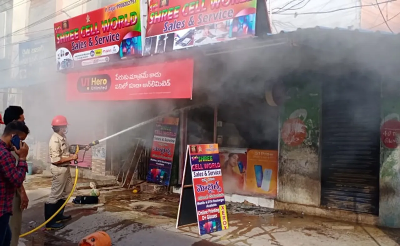 ଟଙ୍କା ମାଗିବାରୁ ଜମାକାରୀଙ୍କୁ ପେଟ୍ରୋଲ ଢାଳି ହତ୍ୟା ଉଦ୍ୟମ