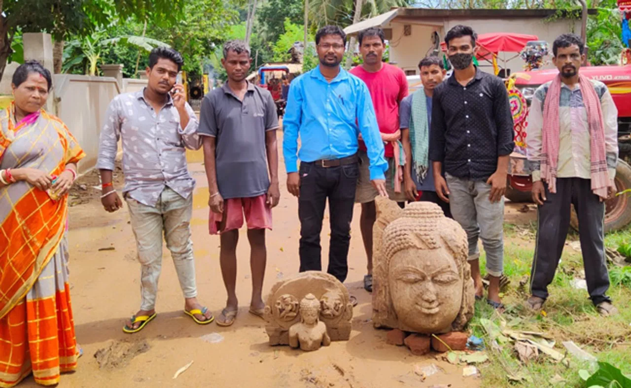 ବୈତରଣୀ ନଦୀ ଶଯ୍ୟାରୁ ମିଳିଲା ବିରଳ ବୌଦ୍ଧ ମୂର୍ତ୍ତି