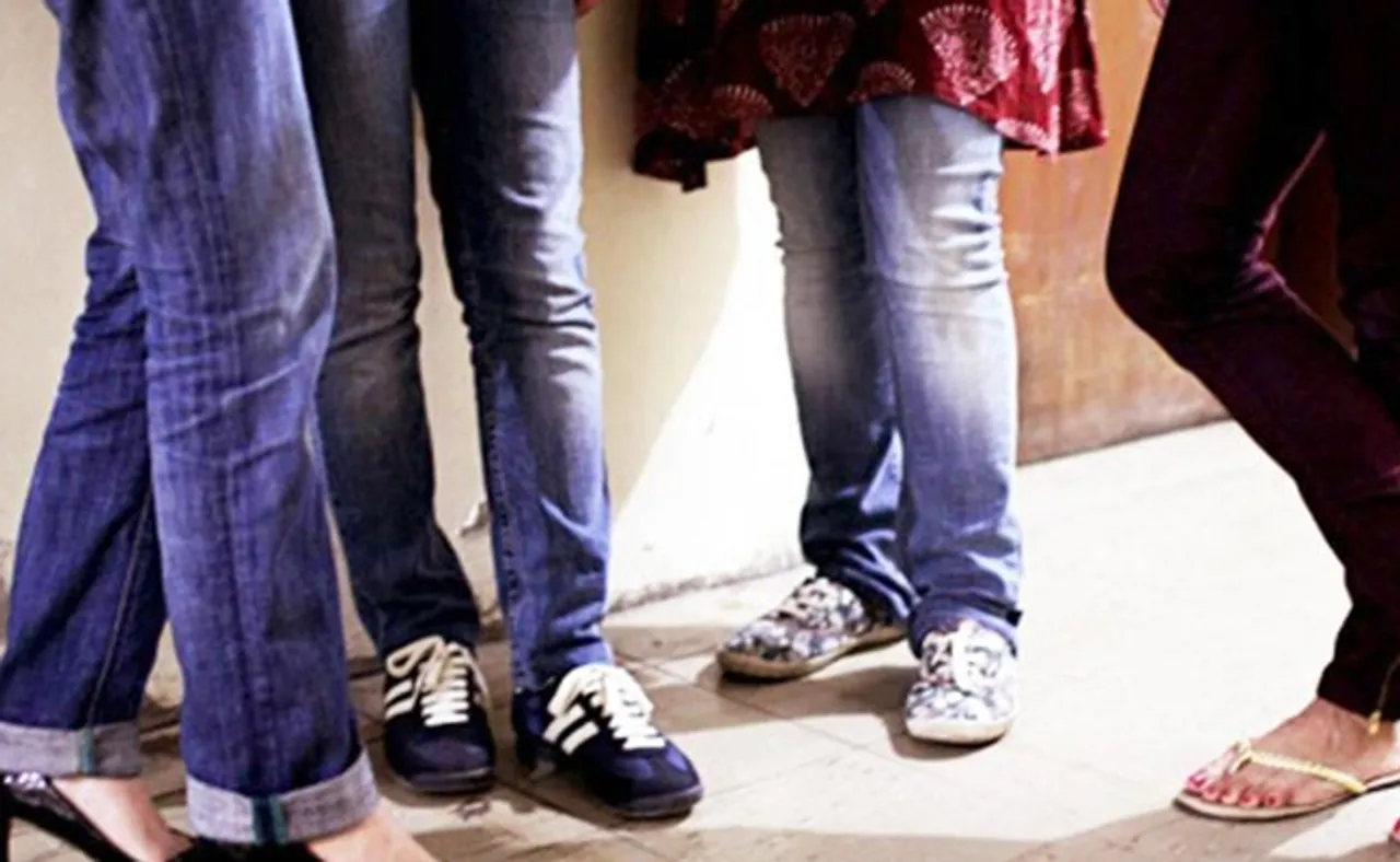 ଶିକ୍ଷକଙ୍କୁ ଜିନ୍ସ ଓ ଟି-ଶାର୍ଟ ମନା, ମହିଳା ପିନ୍ଧିପାରିବେନି ଟାଇଟ୍ ଡ୍ରେସ୍