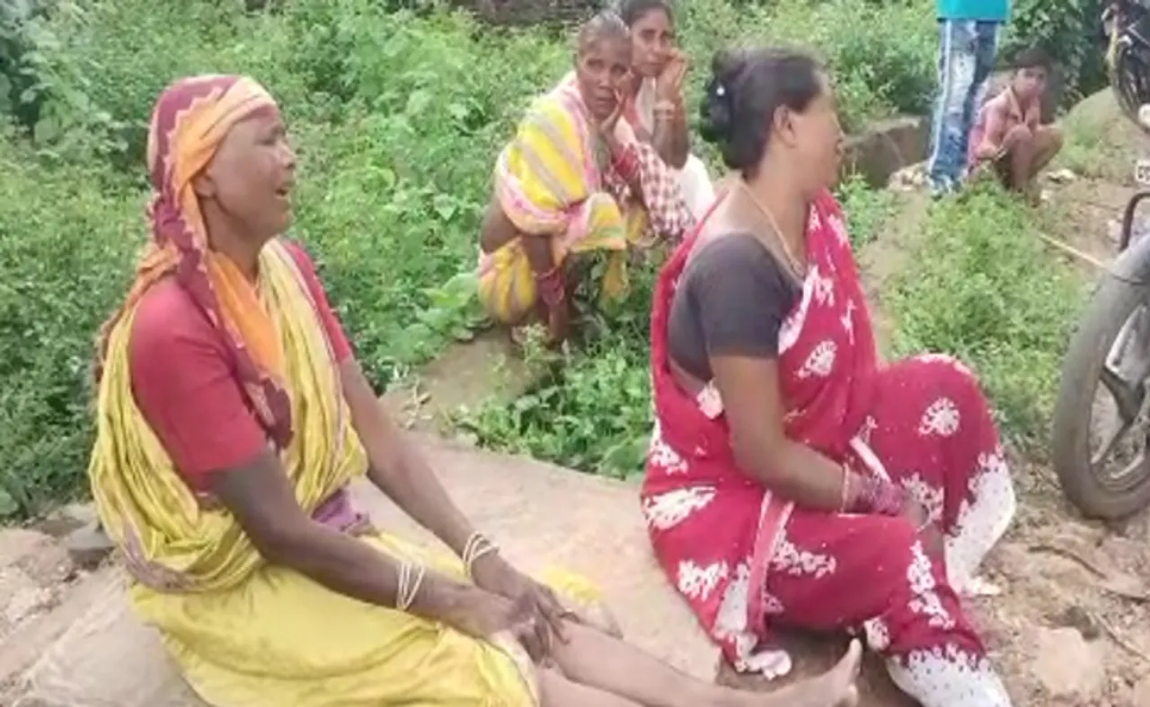 ଶୋଇଥିବା ବେଳେ ଗଳାକାଟି ଫେରାର୍