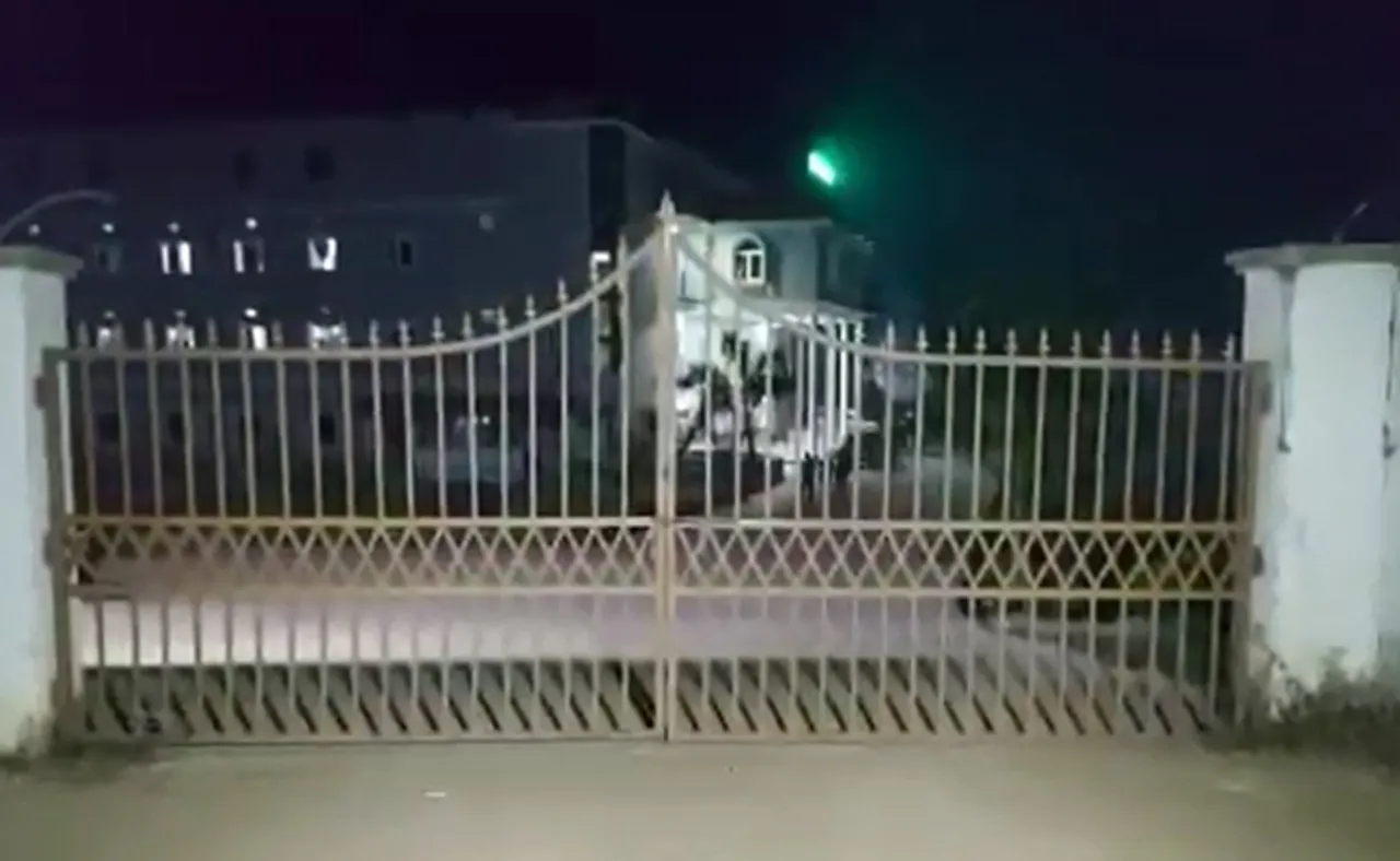 ହଷ୍ଟେଲ୍‌ରୁ ଛାତ୍ରୀଙ୍କ ଝୁଲନ୍ତା ମୃତଦେହ ଉଦ୍ଧାର, ହତ୍ୟା ଅଭିଯୋଗ