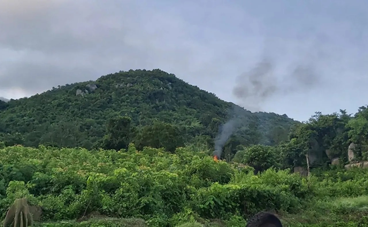 ପୁଲିସ ଉପରକୁ ଗୁଳି କରି ଓ ବୋମା ଫିଙ୍ଗି ଫେରାର ହୋଇଗଲା କୁନା