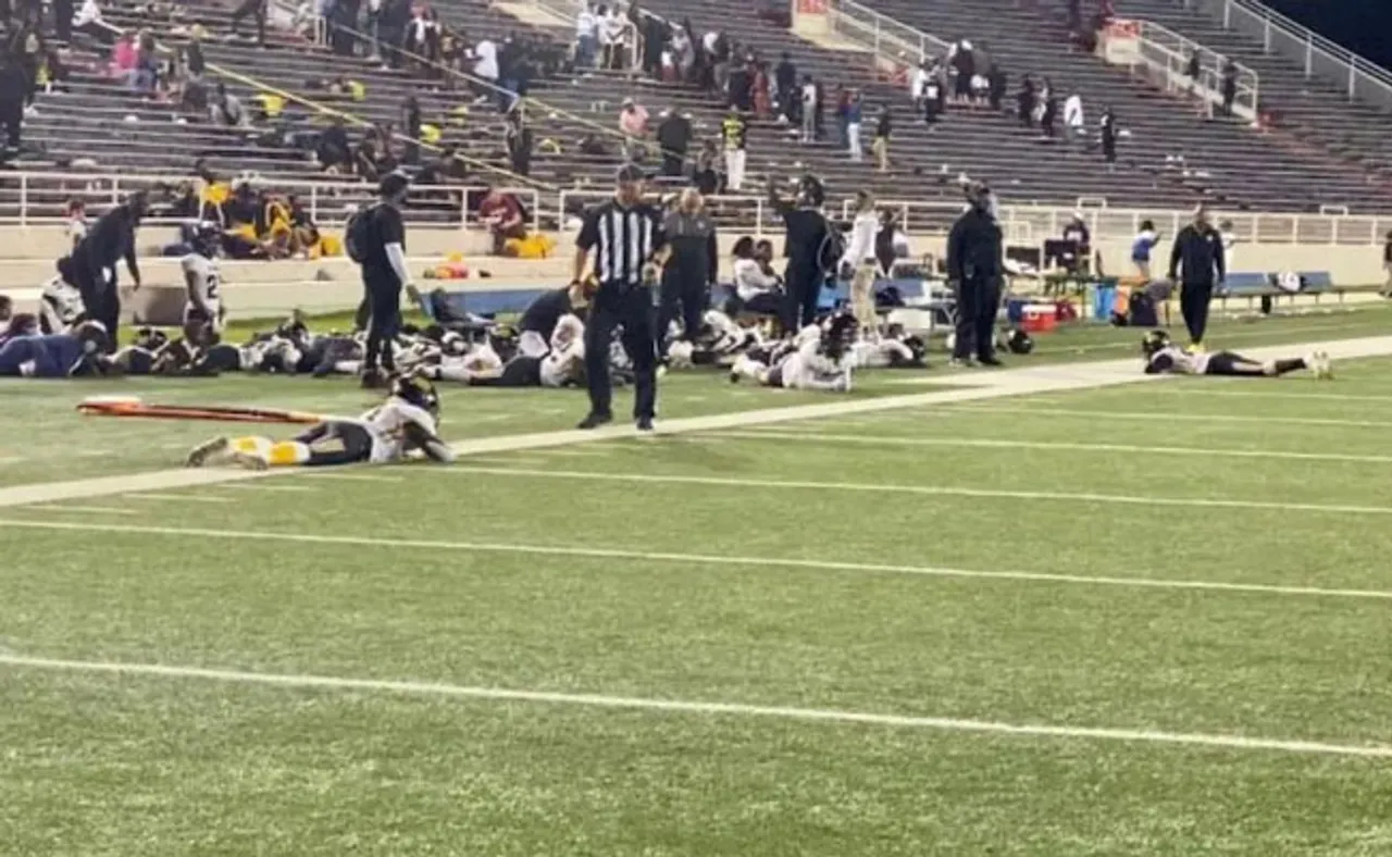 ଫୁଟ୍‌ବଲ୍‌ ମ୍ୟାଚ୍‌ ଚାଲିଥିବା ବେଳେ ଆଖିବୁଜା ଗୁଳିମାଡ଼