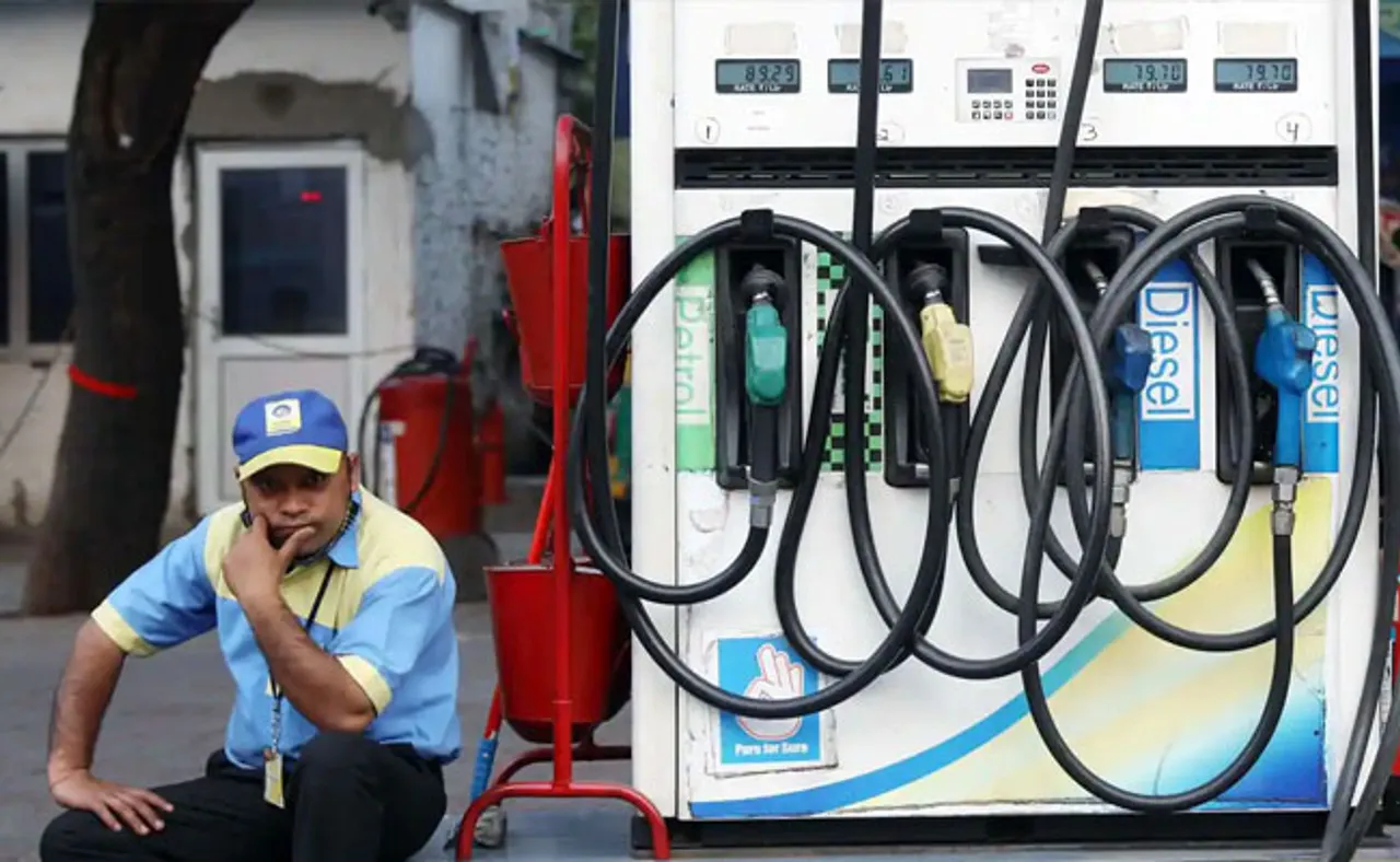 ପୁଣି ଦେଶରେ ବଢ଼ିଲା ତୈଳଦର, ପ୍ରତିଦିନ ଭାଙ୍ଗୁଛି ରେକର୍ଡ