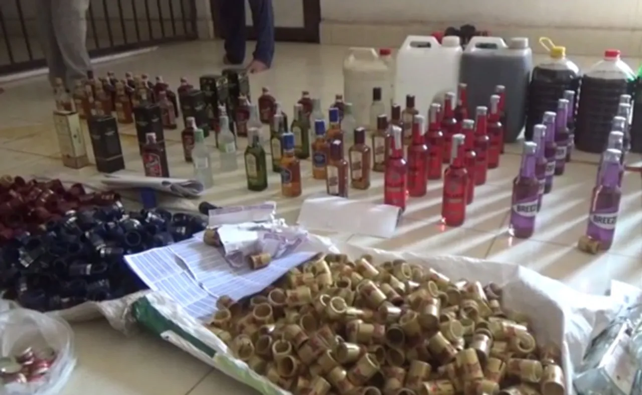 ନକଲି ମଦ କାରଖାନା ଉପରେ ଚଢାଉ, ୨ ଗିରଫ