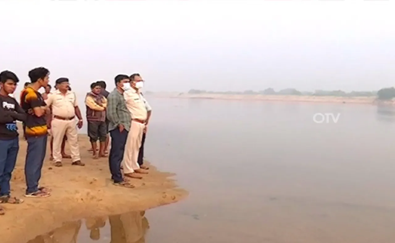 କାଳ ହେଲା ମହାନଦୀ; ଡକାଡକି ହୋଇ ଚାଲିଗଲେ ୪ ସାଙ୍ଗ