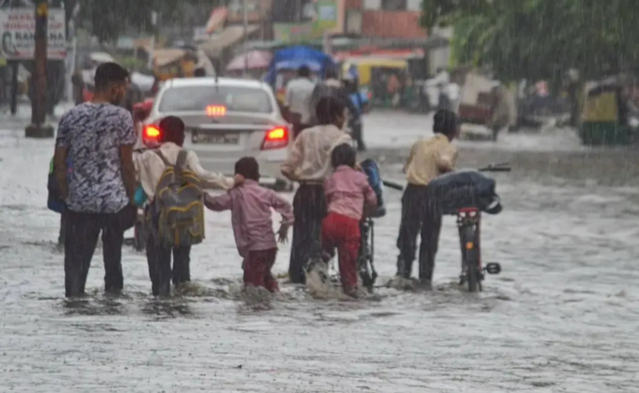 ପ୍ରବଳ ବର୍ଷିବ, ୨୦ ଜିଲ୍ଲାରେ ସ୍କୁଲ ବନ୍ଦ