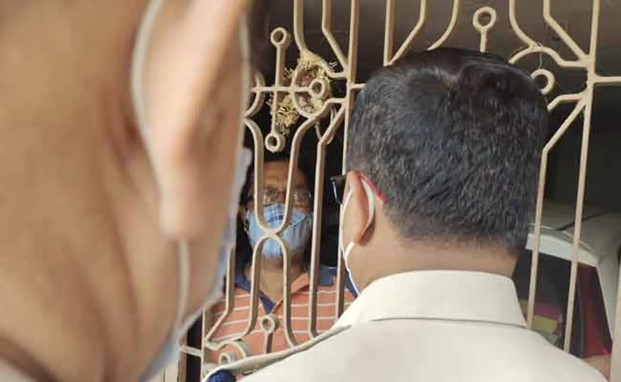 ସୁମିତଙ୍କ ଘରକୁ ଗଲା ପୁଲିସ୍‌: ବାହାରୁ ଫେରାଇ ଦେଲେ ବାପା