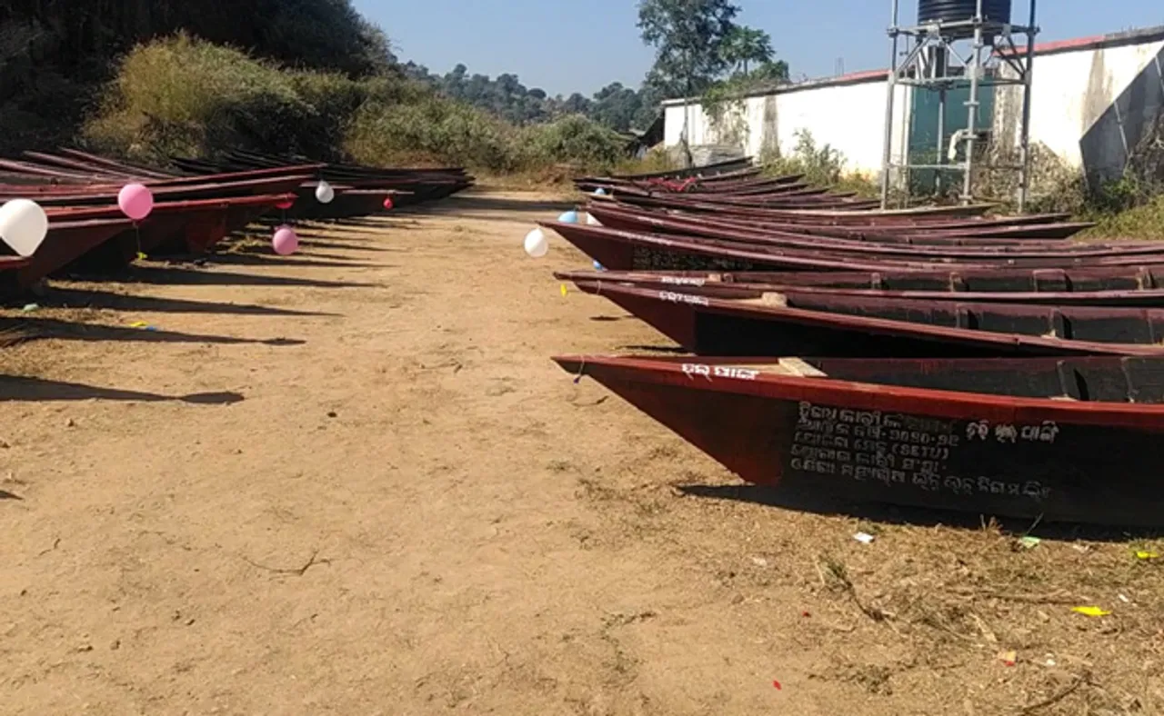 ଡଙ୍ଗାର ମାନ ନେଇ ବିଧାୟକଙ୍କ ସମ୍ମୁଖରେ ଅସନ୍ତୋଷ ଜାହିର କଲେ ମତ୍ସ୍ୟଜୀବୀ