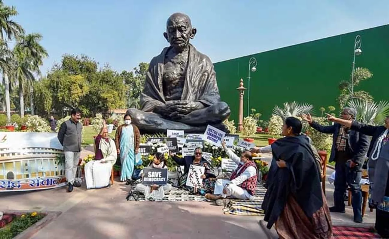 ନିଲମ୍ବିତ ସାଂସଦ ମାମଲା: ଆଲୋଚନା ପାଇଁ ବୈଠକ ଡାକିଲା କେନ୍ଦ୍ର, ମନା କଲା ଟିଏମ୍‌ସି