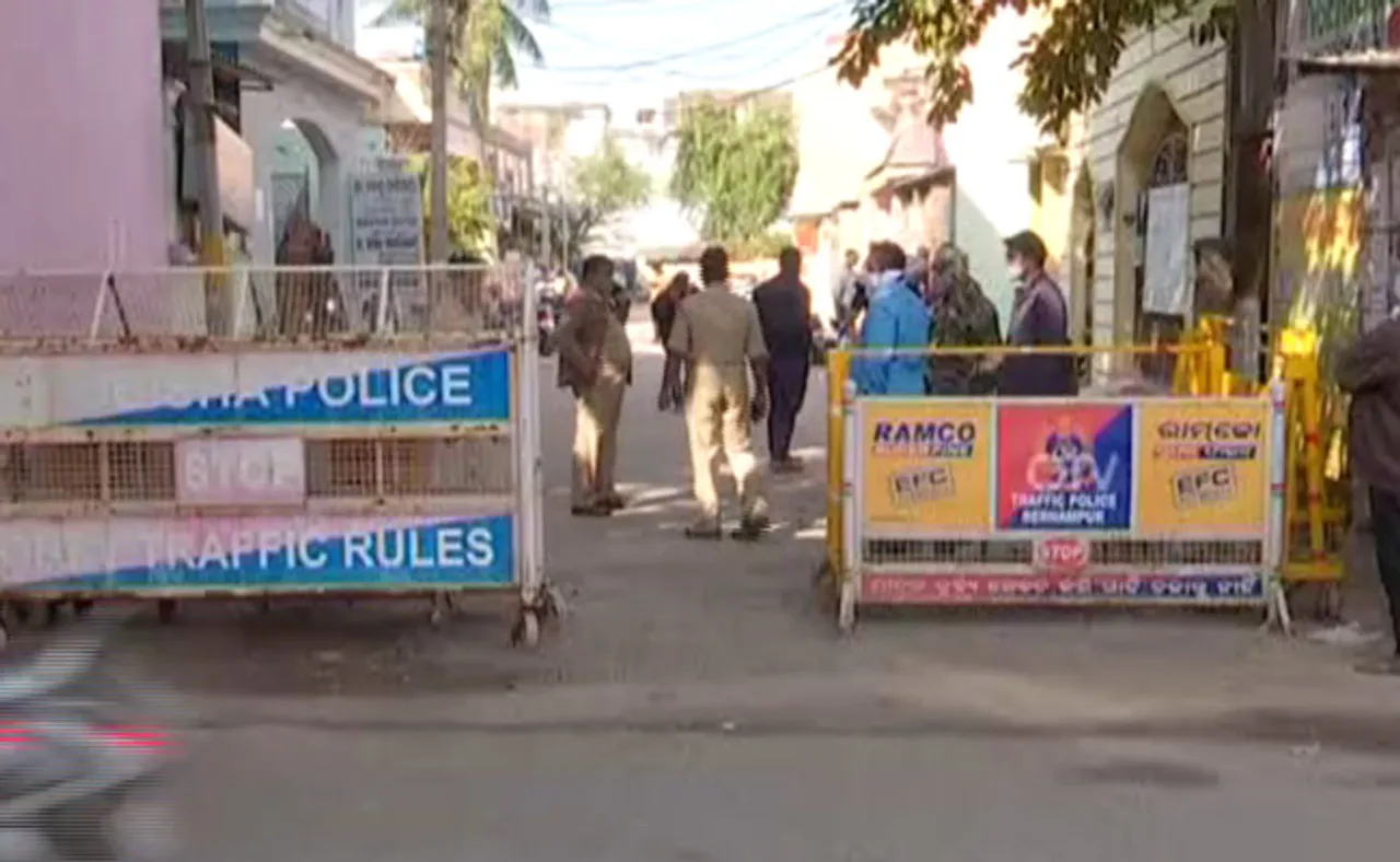 ତପସ୍ୱିନୀଙ୍କ ଶ୍ୱଶୁର ଘର ଆଗରେ ଗହଳି ମନା, ଲାଗୁ ହେଲା ୧୪୪ ଧାରା