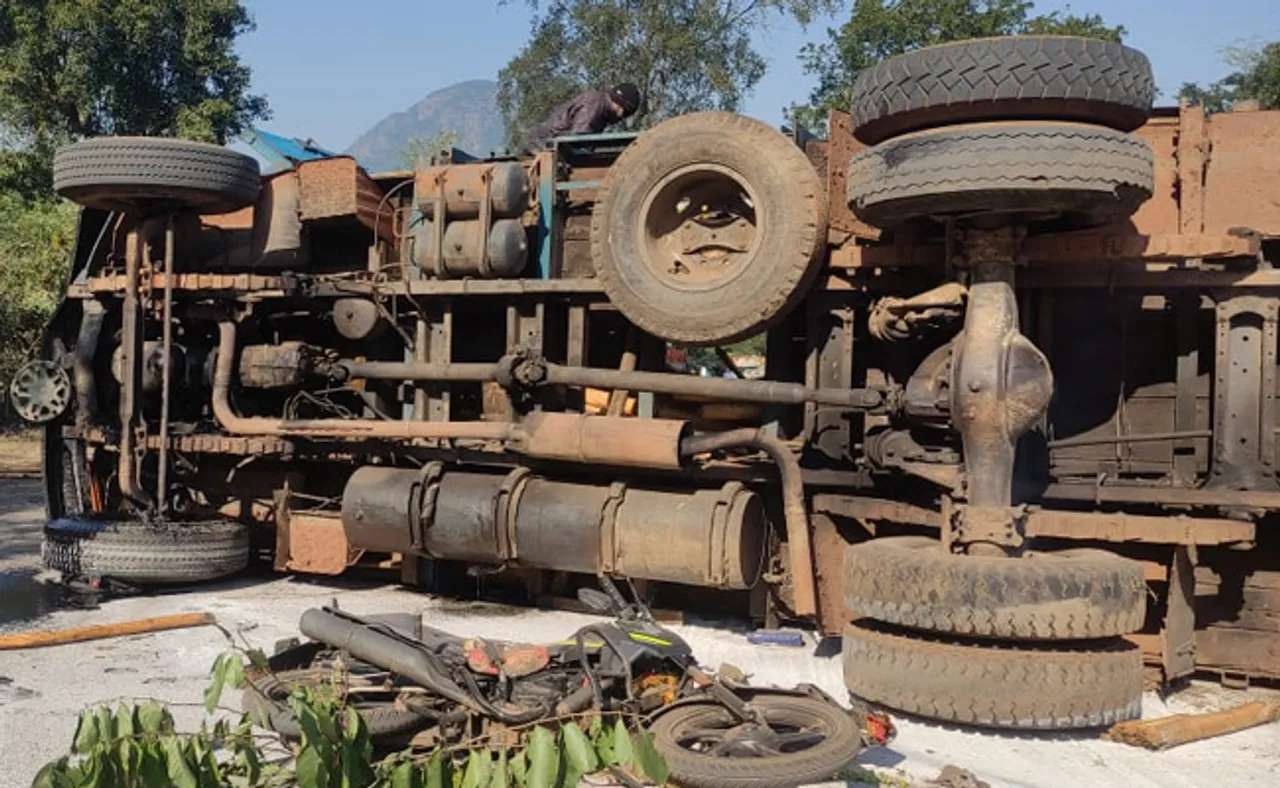 ଟ୍ରକ ଓ ବାଇକ୍ ମୁହାଁମୁହିଁ ଧକ୍କା, ଦୁଇ ମୃତ