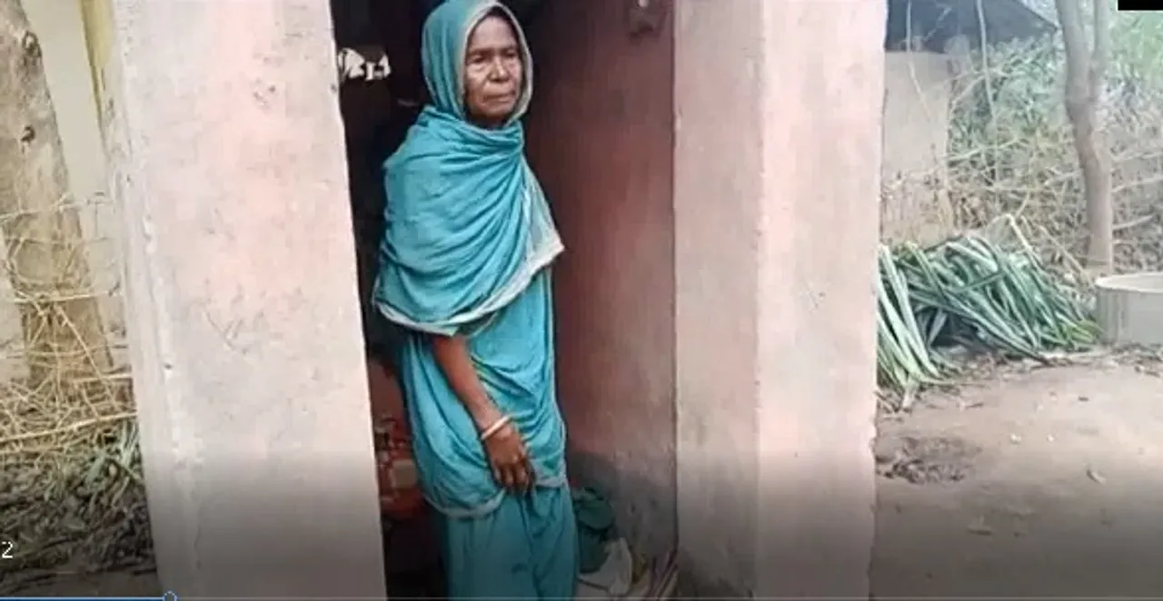 କେହି ଶୁଣୁ ନାହାନ୍ତି, ଭାଗ୍ୟକୁ ଆଦରି ପାଇଖାନା ଘରେ ରହୁଛନ୍ତି ବୁଧନି