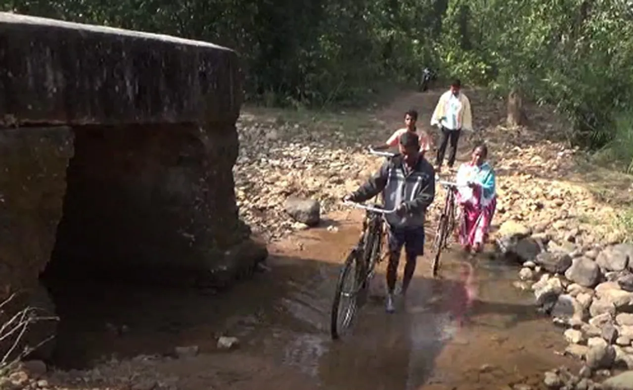 ୮ବର୍ଷ ହେଲା ସରୁନି ପୋଲ କାମ, ଟ୍ରାନ୍ସଫର୍ମର ବସିବାର ୧୦ ବର୍ଷ ପରେ ବି ଆସିନି ଲାଇନ୍‌