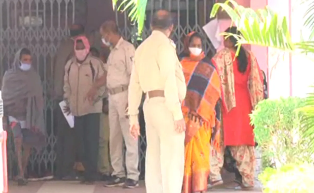 ଶିଶୁ ବିକ୍ରି ଅଭିଯୋଗରେ ବାପା ଓ ମା’ ସମେତ ୫ ଗିରଫ