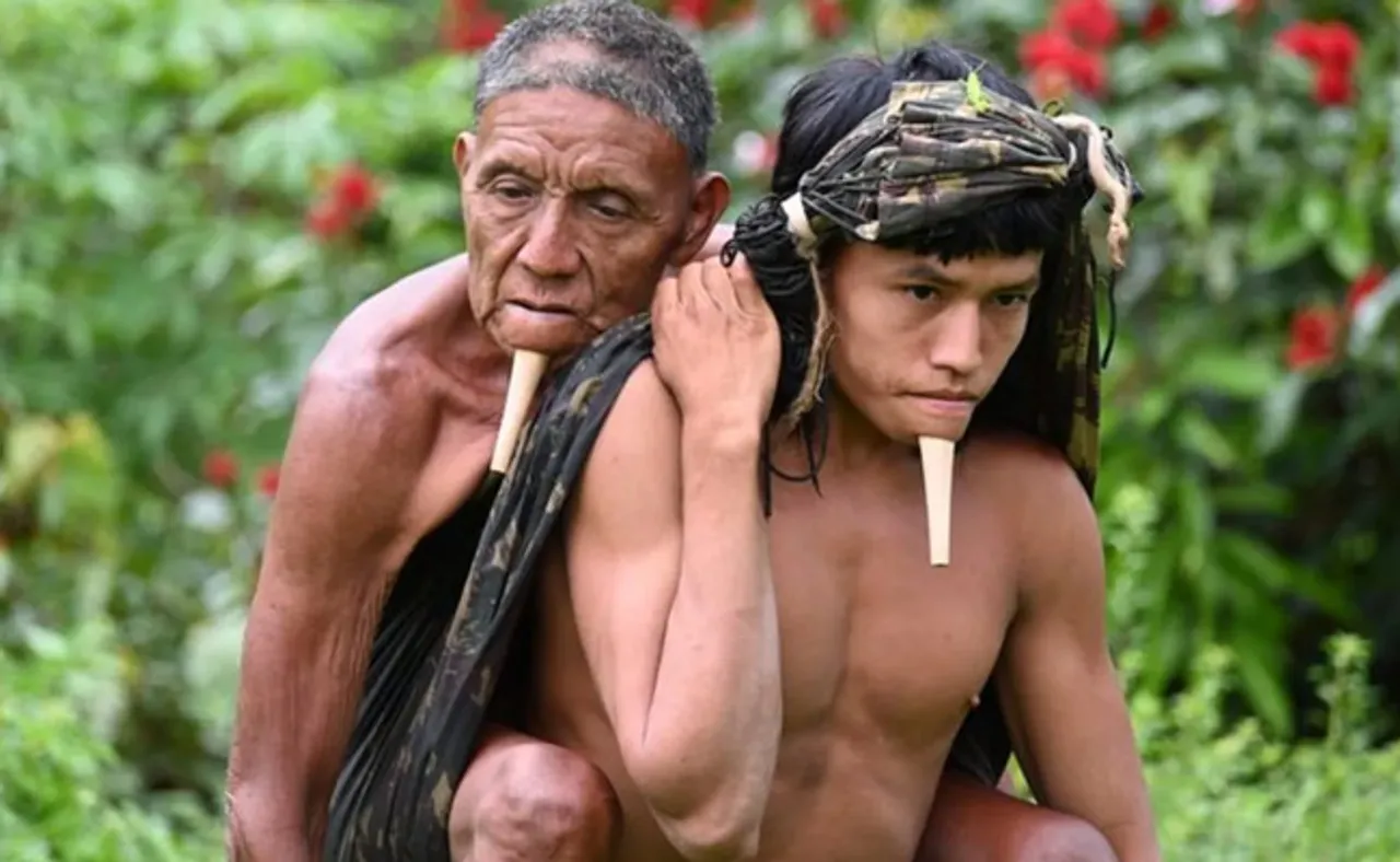 ଟିକା ପାଇଁ ବାପାକୁ ୧୨ ଘଣ୍ଟା ପିଠିରେ ବୋହିଲା ପୁଅ