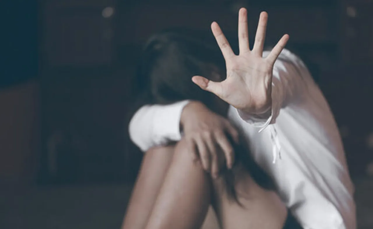 ଦିବ୍ୟାଙ୍ଗ ଆଦିବାସୀ ନାବାଳିକାଙ୍କୁ ଦୁଷ୍କର୍ମ, ଘଟଣା ଚପାଇବାକୁ ୯୦ ହଜାର ଫାଇନ୍‌