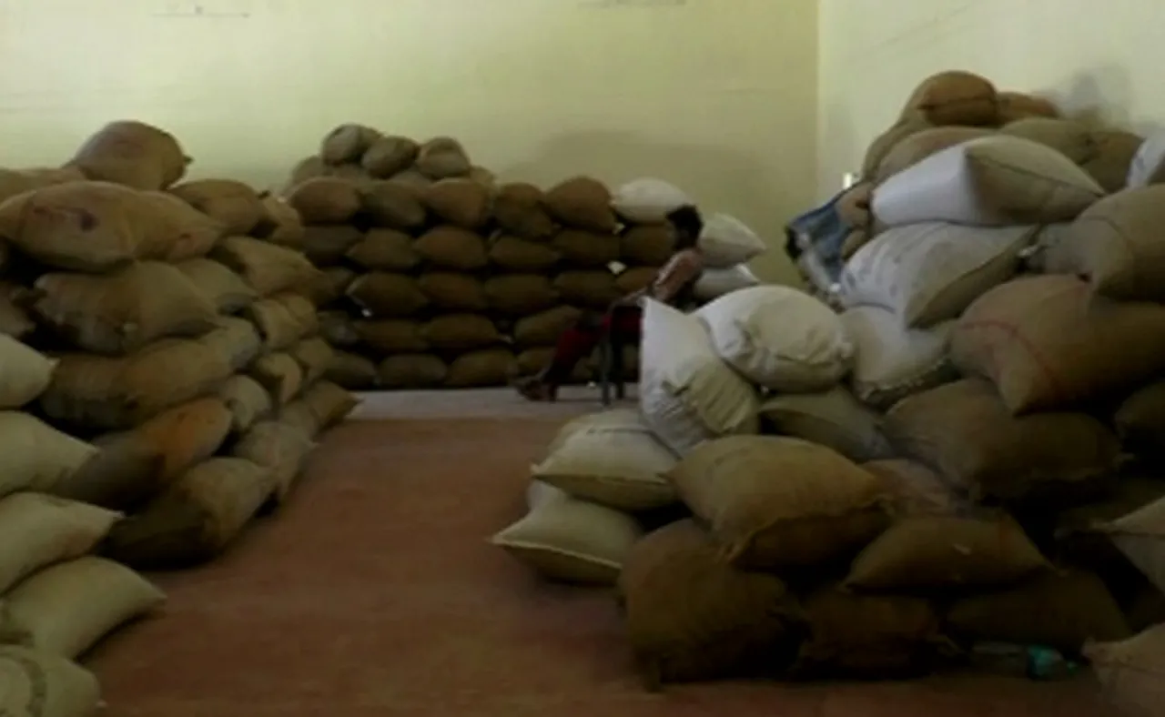 ଧାନ କିଣାରେ ଦୁର୍ନୀତି: ବସ୍ତା ଟଙ୍କାରେ ପକେଟ୍‌ ଗରମ କରୁଛନ୍ତି ମିଲର