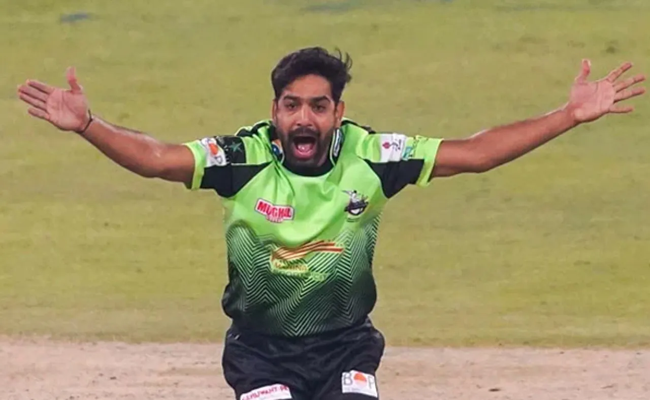 କ୍ୟାଚ୍ ଛାଡ଼ିବାରୁ ସାଥୀ ଖେଳାଳିଙ୍କୁ ଚାପୁଡ଼ା ମାରିଲେ ବୋଲର, ଦେଖନ୍ତୁ ଭିଡିଓ