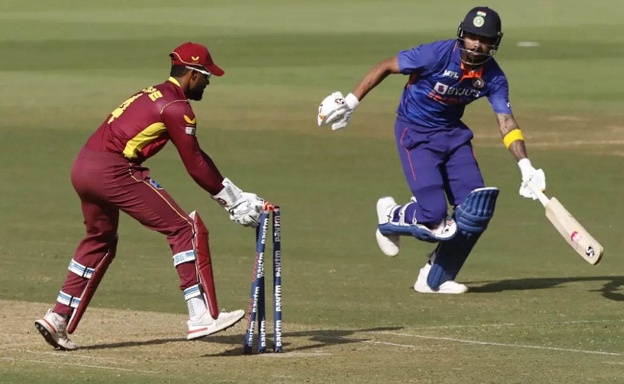 ରୋହିତ୍ ଓ ବିରାଟ୍ ଫେଲ୍, ଭାରତ ୨୩୭/୯