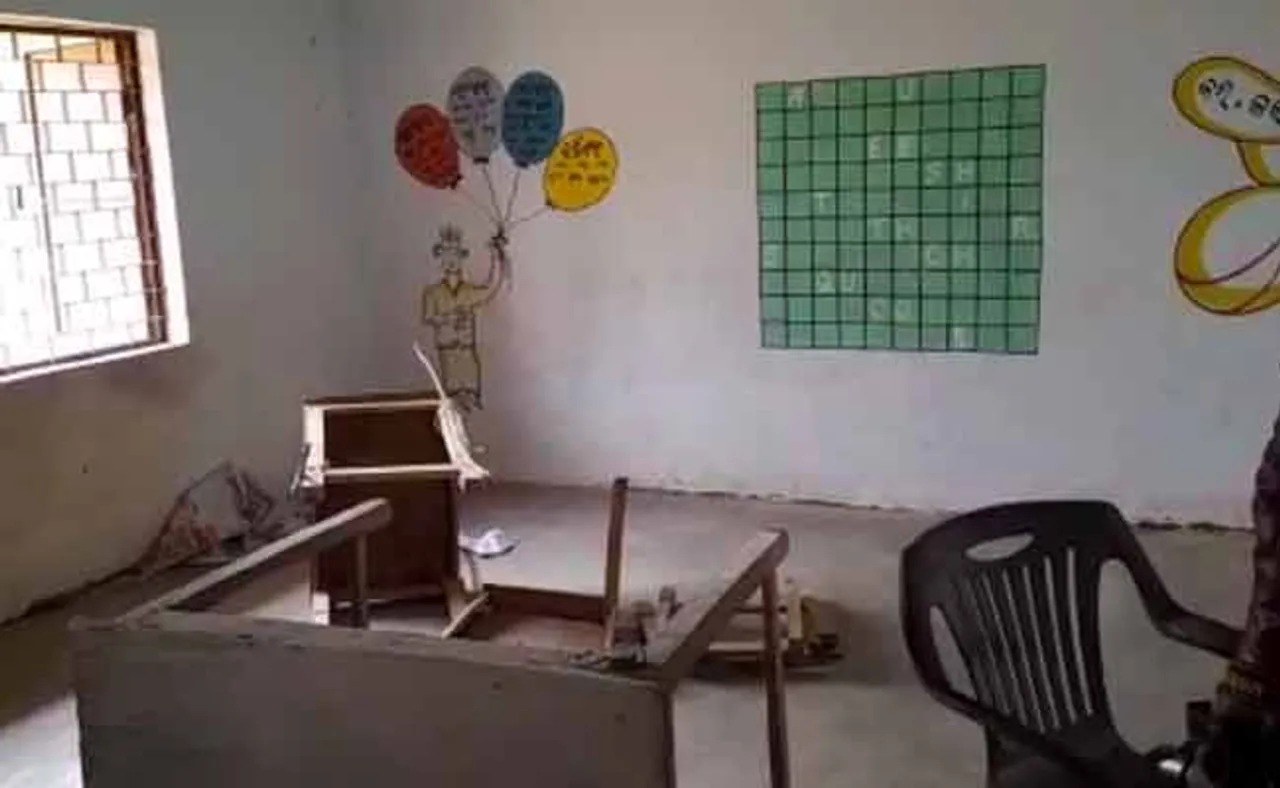 ଭୋଟ ବାକ୍ସ ନେଇ ଦୁର୍ବୃତ୍ତ ଛୁ, ମତଦାନ ବନ୍ଦ