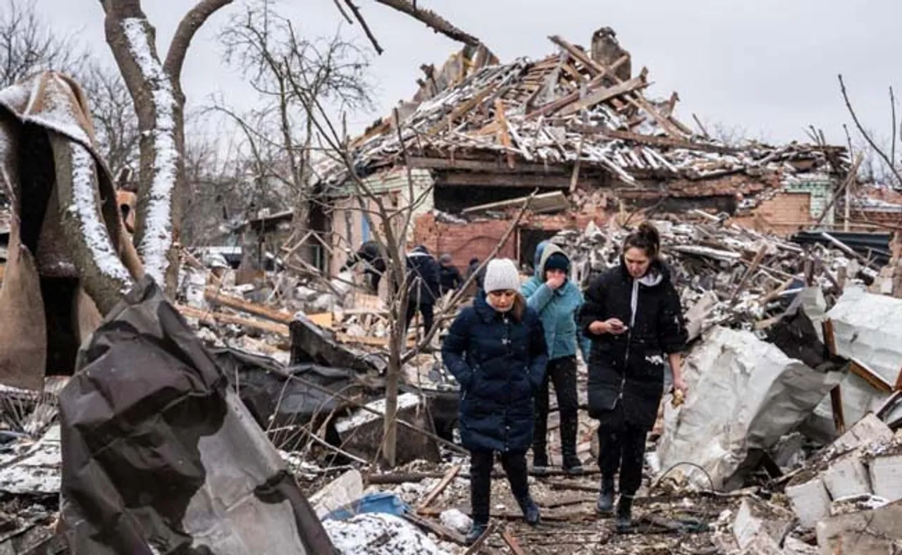 ସାଇରନ୍‌ ଶବ୍ଦରେ କମ୍ପିଲା ସମ୍ପୂର୍ଣ୍ଣ ୟୁକ୍ରେନ୍‌, ଯାତ୍ରୀଙ୍କ ବସ୍‌କୁ ଅଟକାଇଲା ରୁଷ ସେନା