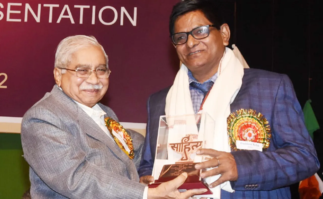 ଡକ୍ଟର ହୃଷିକେଶ ମଲ୍ଲିକ ଗ୍ରହଣ କଲେ କେନ୍ଦ୍ର ସାହିତ୍ୟ ଏକାଡେମୀ ପୁରସ୍କାର