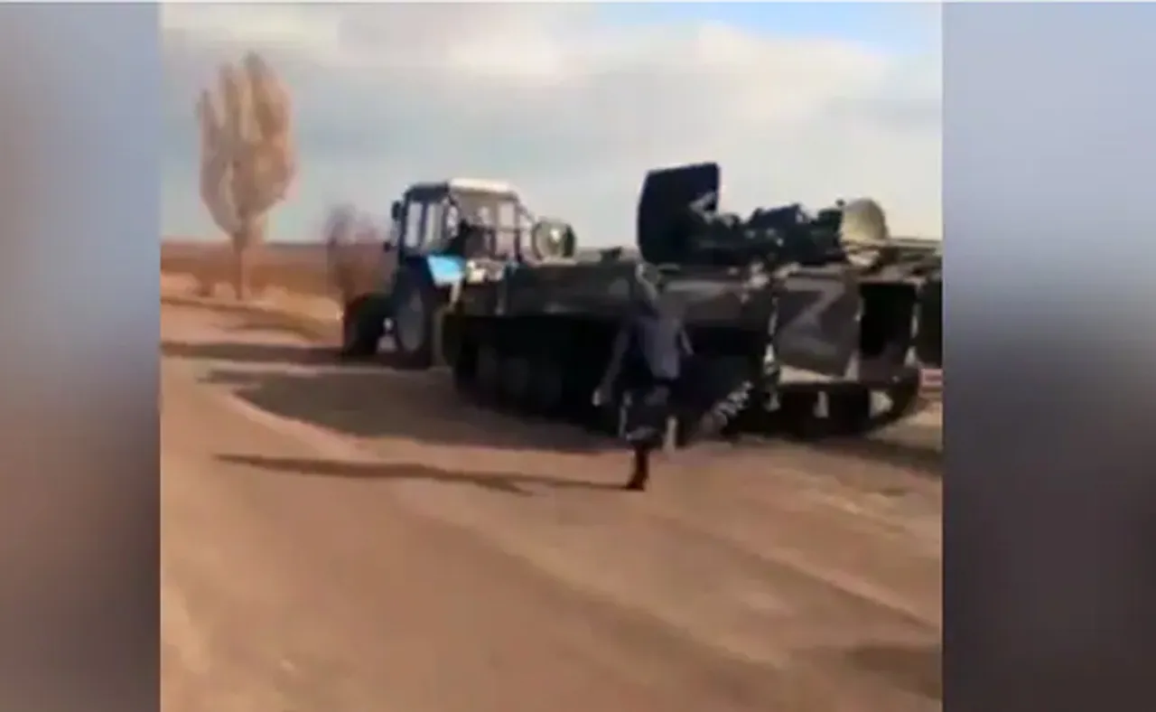 ରୁଷର ଯୁଦ୍ଧ ଟ୍ୟାଙ୍କକୁ ଟ୍ରାକ୍ଟରରେ ଟାଣି ନେଇଗଲେ ୟୁକ୍ରେନର ଚାଷୀ