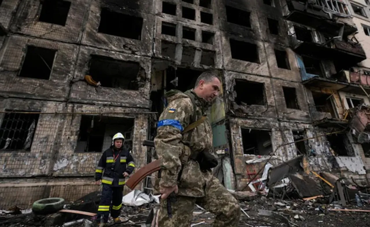 ବିପୁଳ ଟଙ୍କା ଧରି ୟୁକ୍ରେନ୍‌ ଛାଡ଼ୁଥିଲେ ମହିଳା , ସୀମାରେ ଫସିଗଲେ