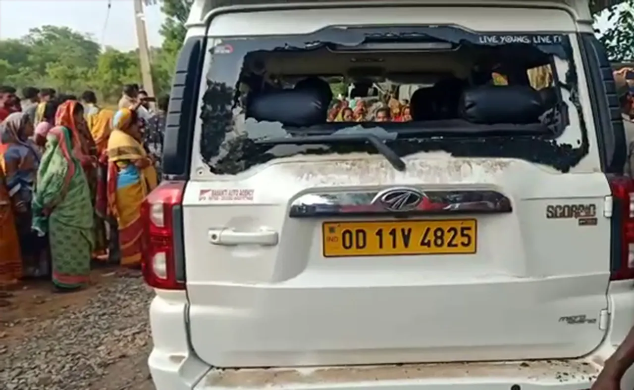 ଜିଲ୍ଲାପାଳଙ୍କ ଗାଡ଼ିକୁ ପଥର ମାଡ଼