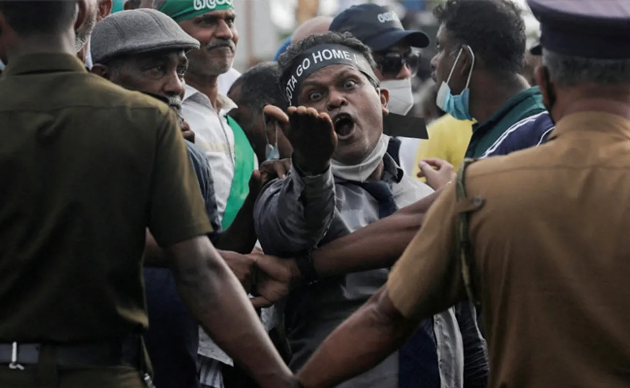 ଶ୍ରୀଲଙ୍କାରେ ଅରାଜକତା, ପଦ ଛାଡ଼ିବା ପାଇଁ ପ୍ରଧାନମନ୍ତ୍ରୀଙ୍କ ଉପରେ ଚାପ