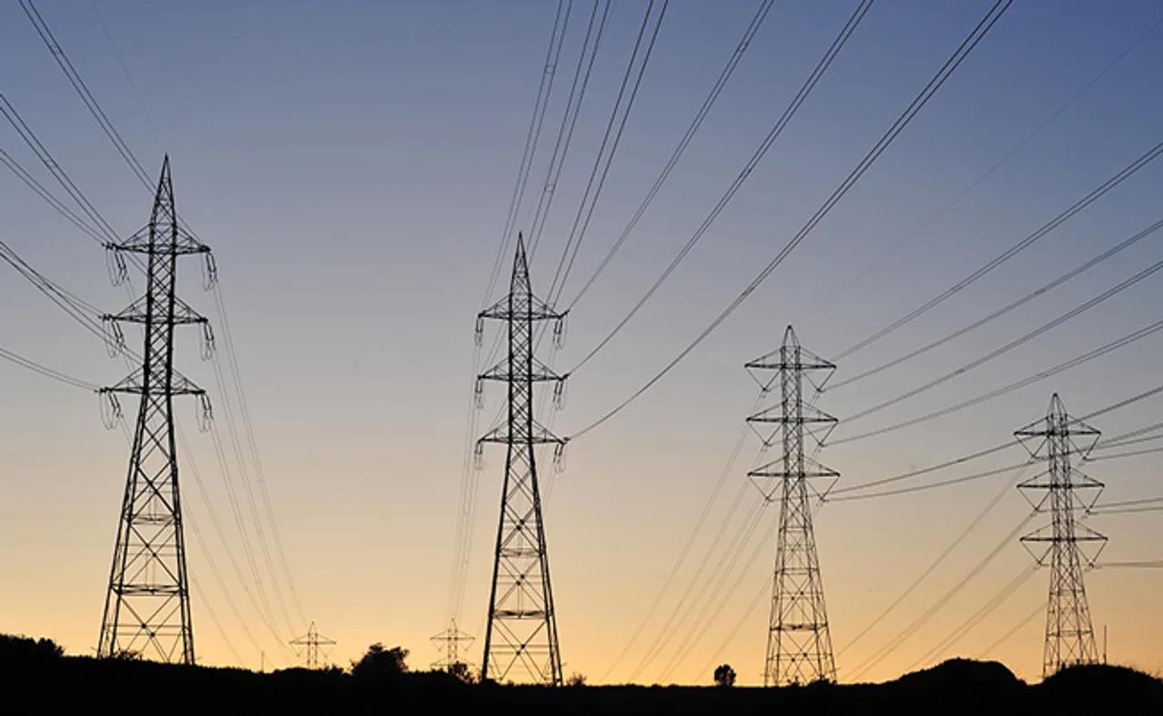 ଗରମ ଓ ଅନ୍ଧାରରେ କଲବଲ ହେଉଛନ୍ତି ପାକିସ୍ତାନବାସୀ, ଦୈନିକ ୧୫ ଘଣ୍ଟା ବିଦ୍ୟୁତକାଟ