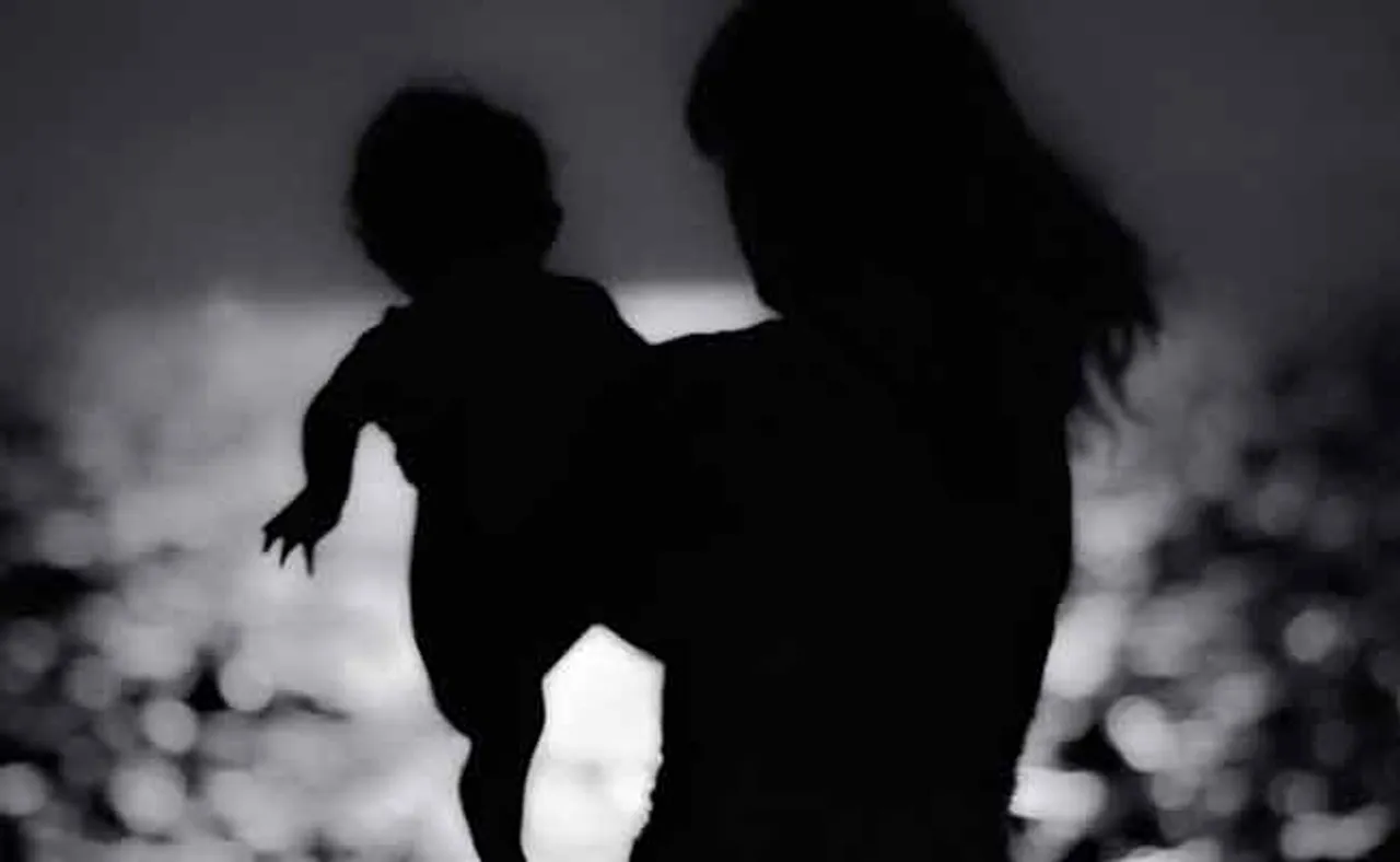 ମା’ ସାଜିଲା ପିଶାଚୀ; ୩ ବର୍ଷ ଛୁଆର ବେକ କାଟି ଦେଲା