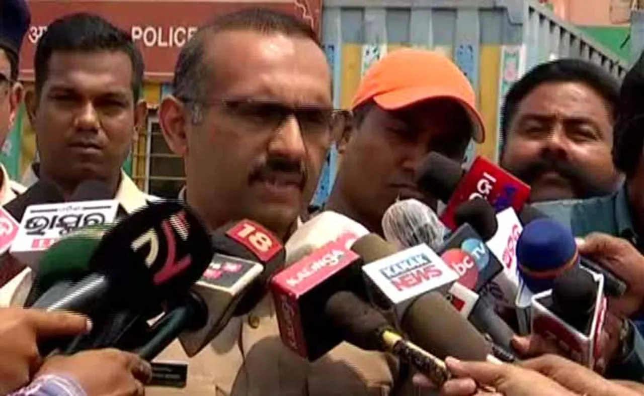 ‘ଭଲ ନ ଲାଗିବାରୁ ରୋଷ ଘର ଚୁଲି ଭାଙ୍ଗିଥିଲେ ଅଭିଯୁକ୍ତ’