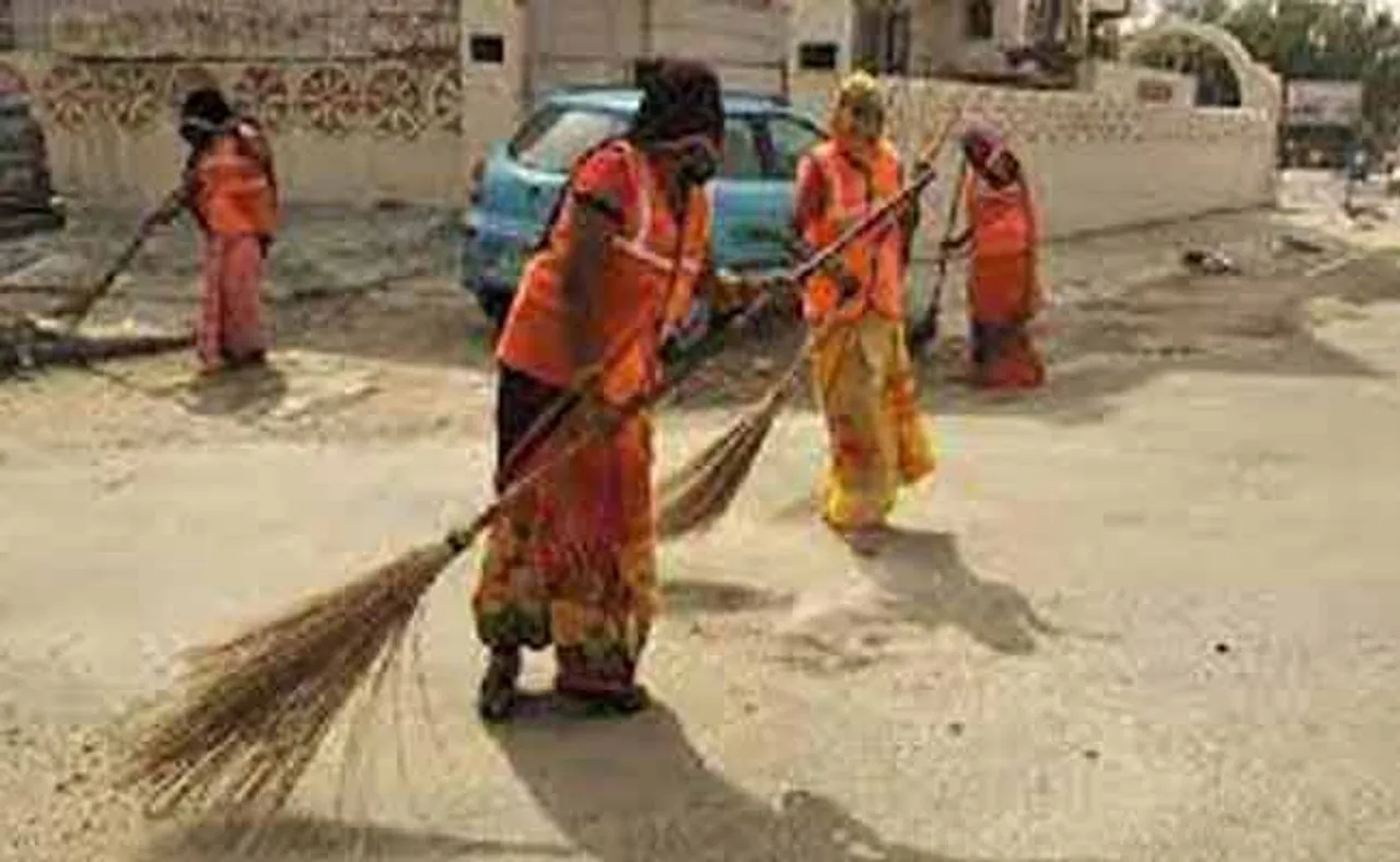 ଦିବ୍ୟାଙ୍ଗ ଓ ଅସୁସ୍ଥ ସଫେଇ କର୍ମଚାରୀଙ୍କୁ ମିଳିବ କ୍ଷତିପୂରଣ