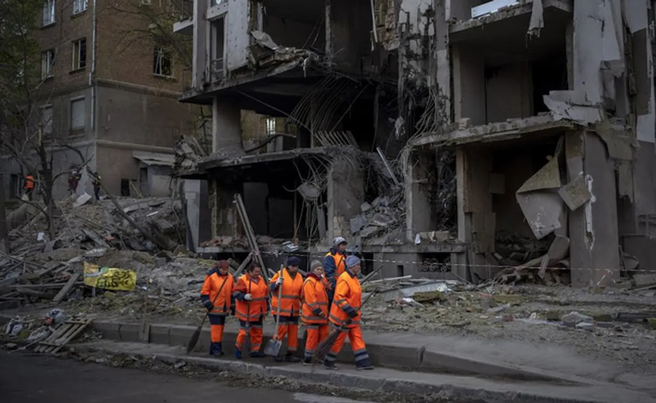 ୟୁକ୍ରେନର ୪୦୦ ସ୍ଥାନ ଉପରେ ତୋପ ମାଡ଼, ଅନ୍ୟପଟେ ୪.୭୩ ବିଲିୟନ ଡଲାର ସହାୟତା