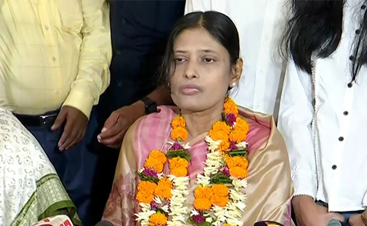 ସ୍ୱାମୀଙ୍କ ବଳକା ସ୍ୱପ୍ନକୁ ପୂରଣ କରିବେ ଅଳକା